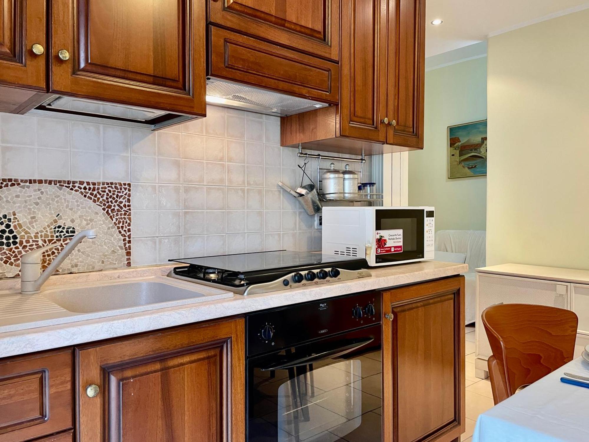 Apartment 700m Dal Mare Bilocale Con A/c, Ampio Balcone E Wi-fi Loano